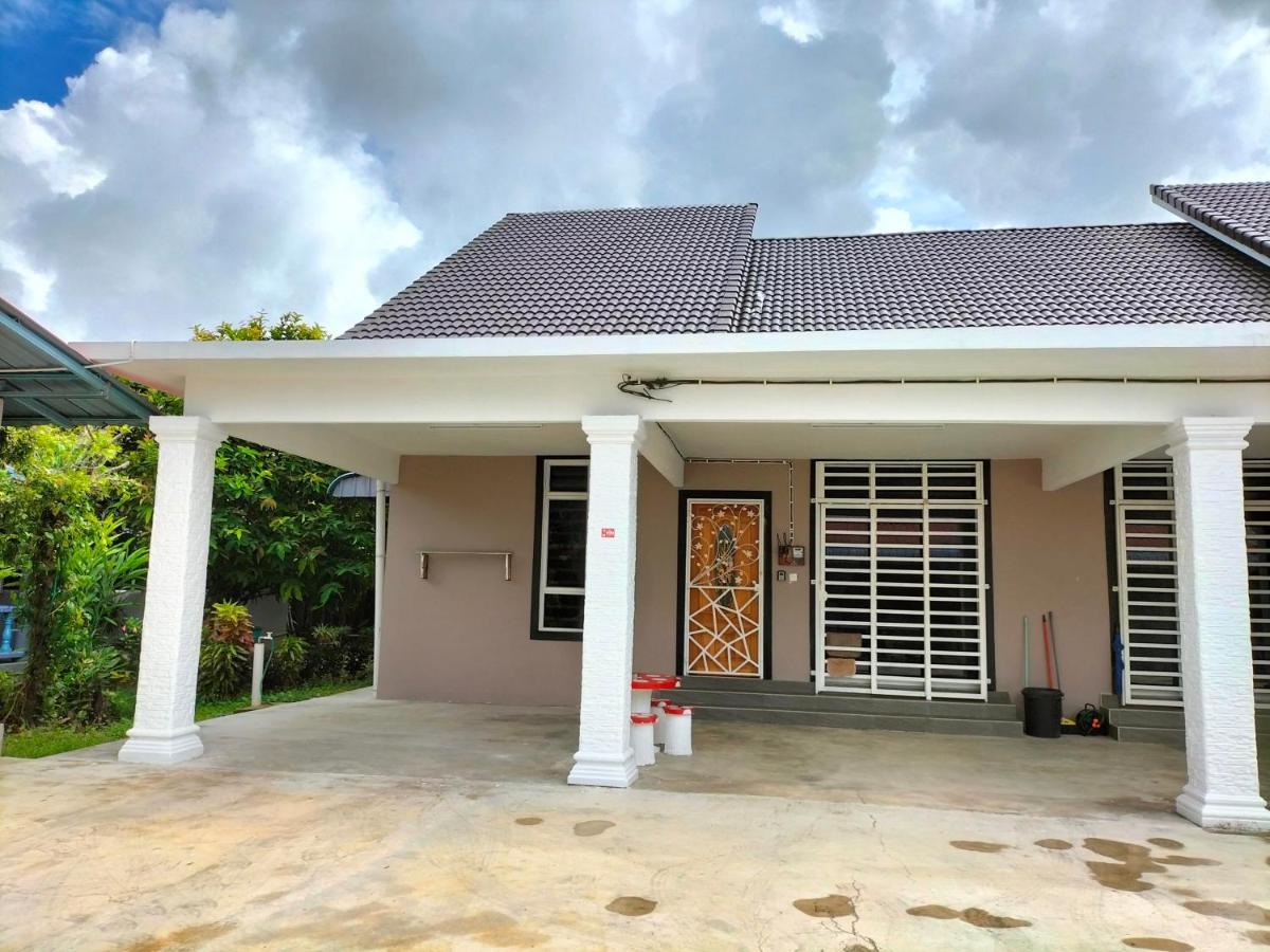 Wipah Guest House in Kampung Lundang, Kota Bharu Bagian luar foto