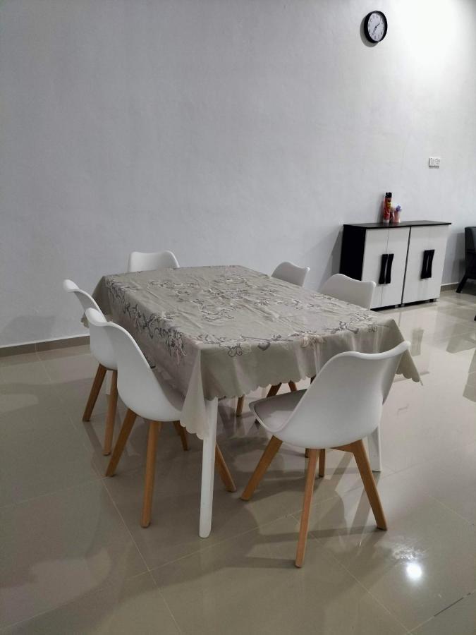 Wipah Guest House in Kampung Lundang, Kota Bharu Bagian luar foto