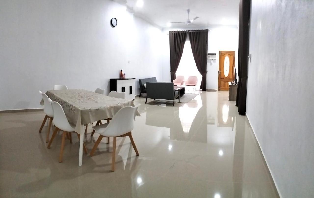 Wipah Guest House in Kampung Lundang, Kota Bharu Bagian luar foto